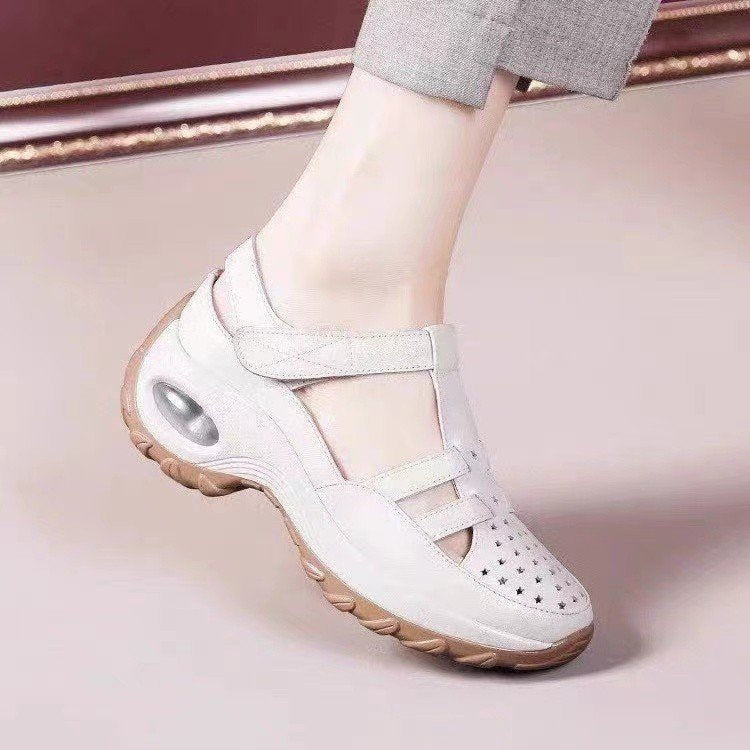 Soft soled toe sandals with sloping design for women