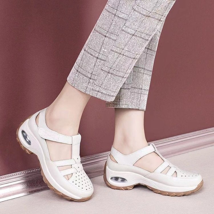 Soft soled toe sandals with sloping design for women