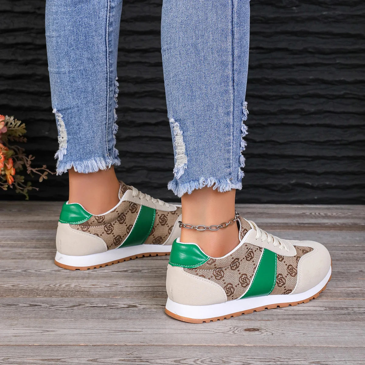 Breathable Women's Sneakers - Lightweight Leisure Tennis Shoes with Flower Design